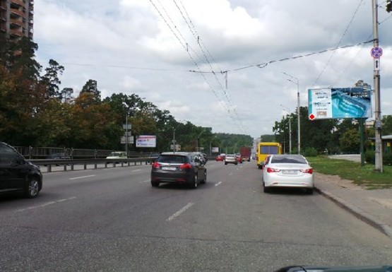 Фото рекламной плоскости по адресу Победы пр., 142