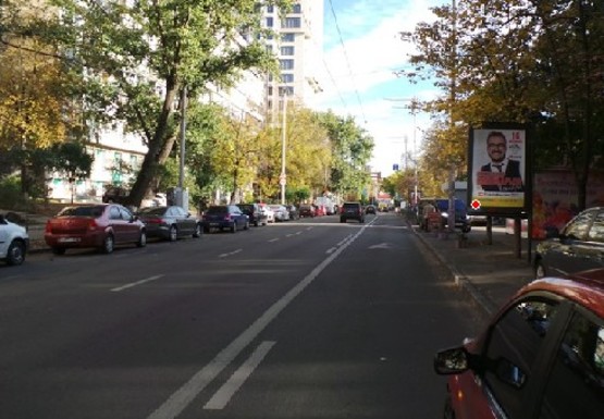 Фото рекламной плоскости по адресу Жилянская ул., 74