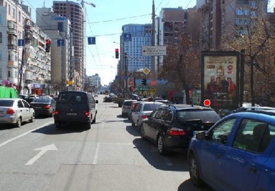 Фото рекламной плоскости по адресу Антоновича ул., 94-96 (Горького ул.)