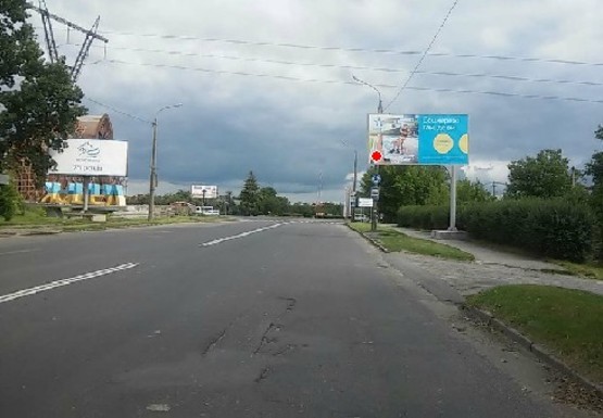 Фото рекламної площини за адресою Дубновская ул., перед кольцом, выезд на г. Дубно