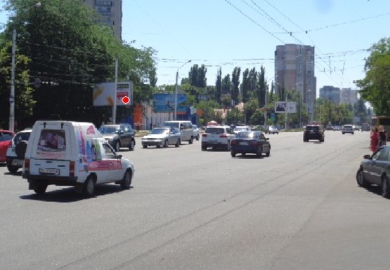 Фото рекламной плоскости по адресу Небесной Сотни пр., 5