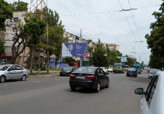 Фото рекламної площини за адресою Космонавтов ул., 14