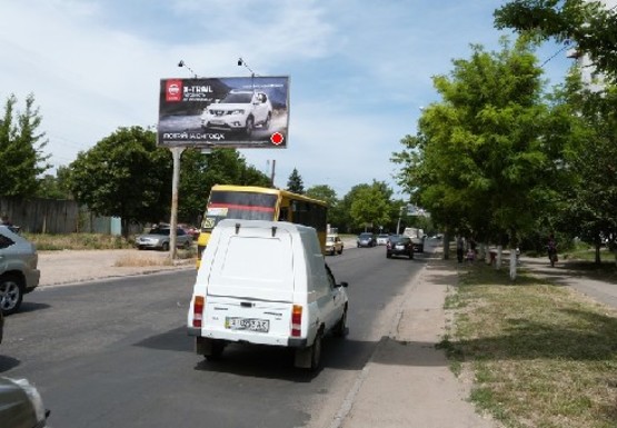 Фото рекламной плоскости по адресу Ильфа и Петрова ул., 39 напротив -  Академика Вильямса ул.