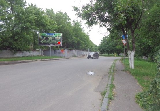 Фото рекламної площини за адресою Радостная ул. - Платановая ул., 112