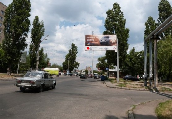 Фото рекламной плоскости по адресу Ивана и Юрия Лип ул. - Малиновского ул.,47