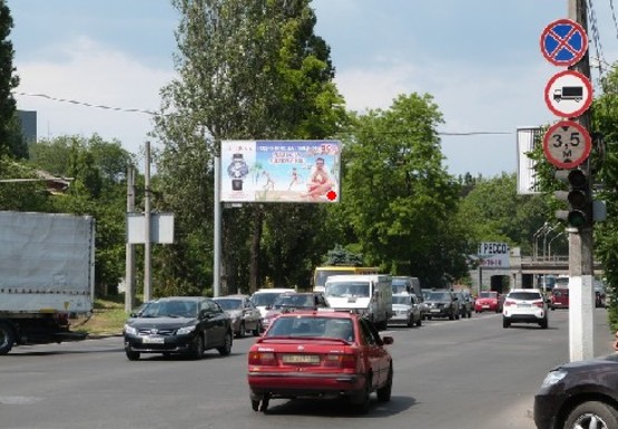 Фото рекламної площини за адресою Люстдорфская дорога, 1 напротив