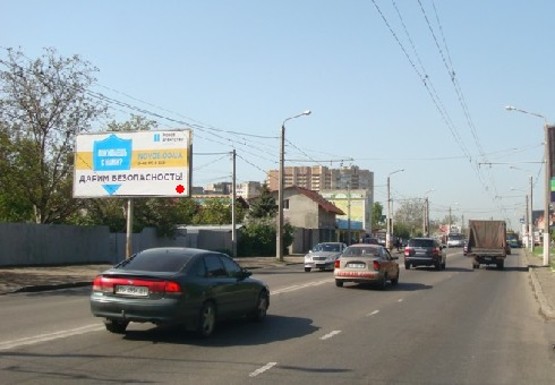 Фото рекламної площини за адресою Космонавта Комарова ул., 7