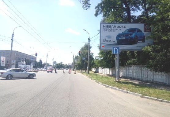 Фото рекламної площини за адресою Смелянская ул., 131 (супермаркет Cтрой-зона)