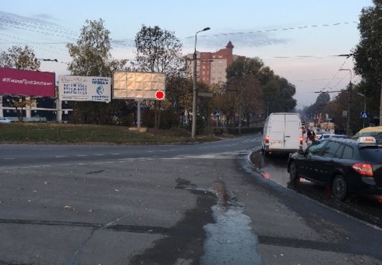 Фото рекламної площини за адресою Тарнавского генерала ул. - Злуки пр.