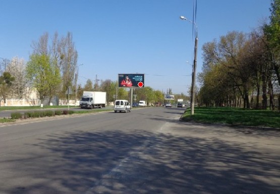 Фото рекламной плоскости по адресу Киевская ул., Водоканал (разделитель)