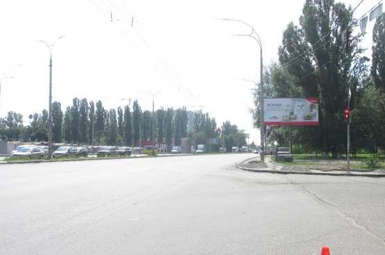 Фото рекламної площини за адресою Академіка Заболотного вул., 126/1 (в направл. Столичного шосе)
