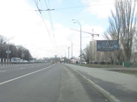 Фото рекламной плоскости по адресу Академіка Глушкова просп., навпроти НВЦ "Експоцентр України" (в направл. Одесской пл.)