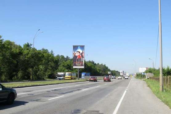 Фото рекламної площини за адресою Броварський просп., на розподілювачі №3 (в напрямку Києва)