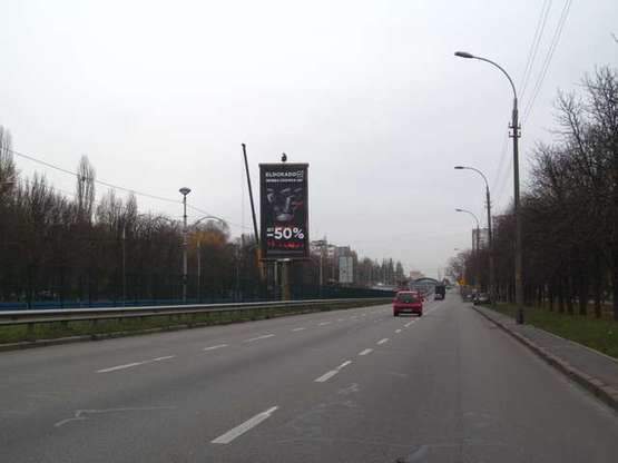 Фото рекламної площини за адресою Леся Курбаса просп., 9 на розподілювачі