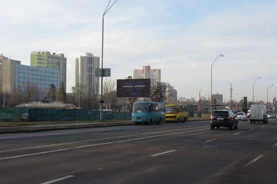 Фото рекламної площини за адресою Броварський просп., між ст. метро "Лісова" і "Чернігівська"