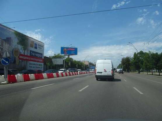 Фото рекламної площини за адресою Перемоги просп., напроти №50