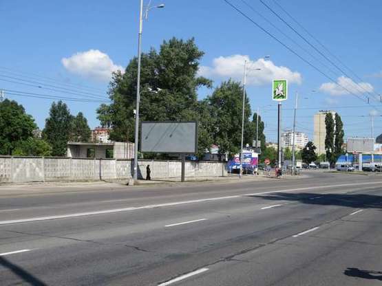 Фото рекламной плоскости по адресу Братиславська вул. - Шухевича Романа просп. (Генерала Ватутіна просп.)