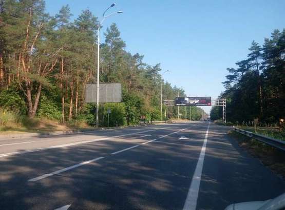 Фото рекламної площини за адресою Столичне шосе, 270 м. до повороту на Лісництво (в направл. Києва)