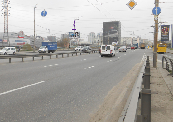 Фото рекламной плоскости по адресу бул. Дружбы Народов, Центральный Автовокзал, направление на Лыбедскую пл.