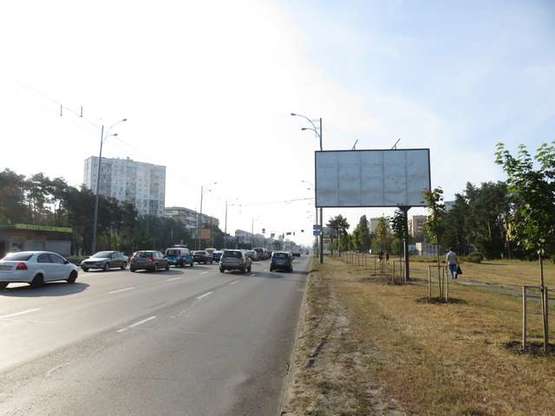 Фото рекламної площини за адресою Братиславська вул., 200 метрів до перехр. з Лісним просп. (в напр. Юності вул.)