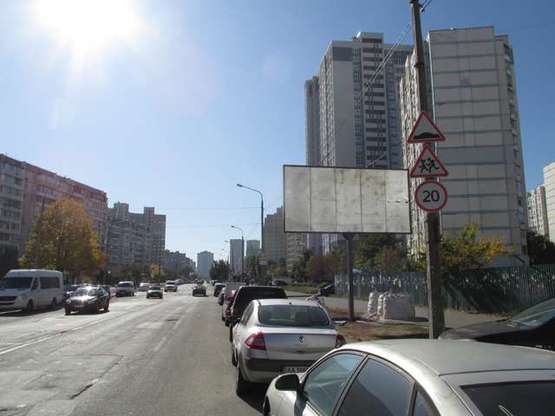 Фото рекламної площини за адресою Драгоманова вул., напроти №7 (в направл. Анни Ахматової вул.)