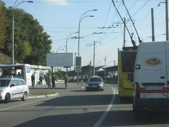 Фото рекламной плоскости по адресу Залізничне шосе, Залізнична Станція "Видубичі" (в напрямку Наддніпрянського шосе)