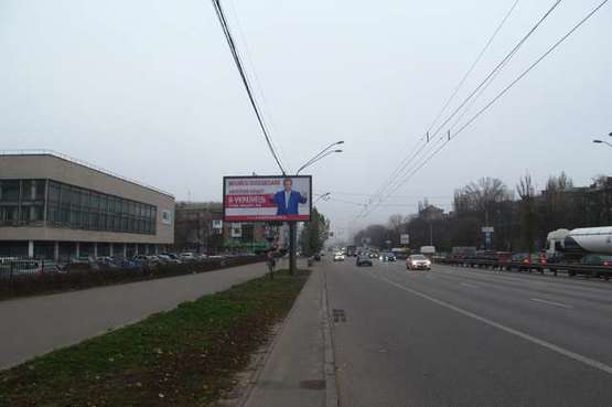 Фото рекламної площини за адресою Перемоги просп., 100/1