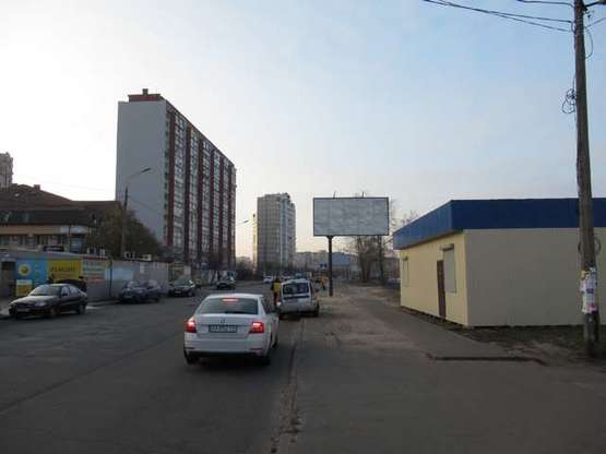 Фото рекламной плоскости по адресу Оноре де Бальзака вул., 62 напроти