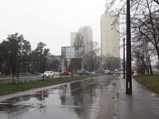 Фото рекламної площини за адресою Алішера Навої просп. - Воскресенська вул., на розподілювачі (в напрямку Перова)