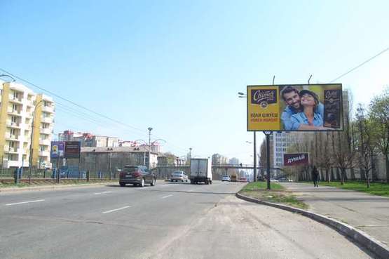 Фото рекламной плоскости по адресу Космонавта Комарова просп., 1-3