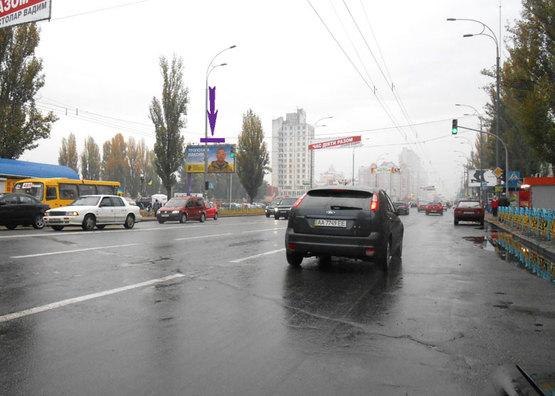 Фото рекламной плоскости по адресу ул.Героев Сталинграда,/ пл.Сантьяго де Чили напр.на Московский пр. (на светофоре)