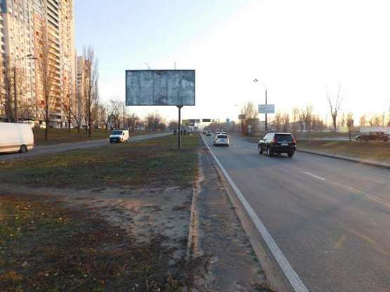 Фото рекламной плоскости по адресу Богатирська вул., 6 напроти "Епіцентру" (в напрямку Києва)