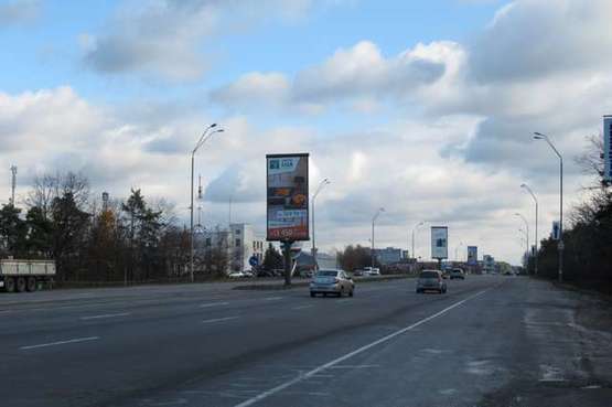 Фото рекламной плоскости по адресу Броварський просп., на розподілювачі №1 (в напрямку Броварів)