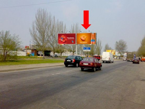 Фото рекламной плоскости по адресу Донецкое шоссе, рынок "Березинский", разделитель, из центра, правый