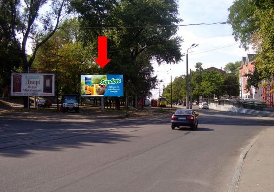 Фото рекламной плоскости по адресу Святослава Храброго ул. (бывш. Чкалова ул.) / Исполкомовская ул.