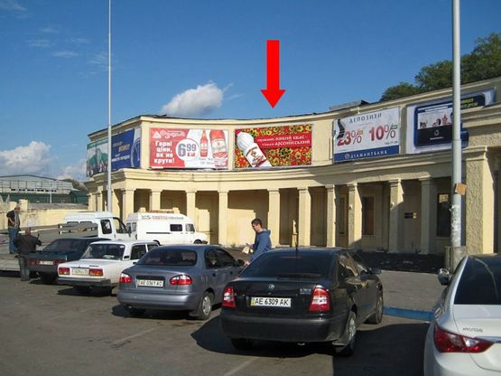 Фото рекламной плоскости по адресу Шмидта ул., 5, напротив центрального рынка, фасад