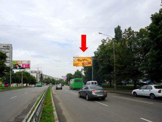 Фото рекламної площини за адресою Юбилейный пр. (бывш. 50 лет ВЛКСМ пр.), 72, из центра