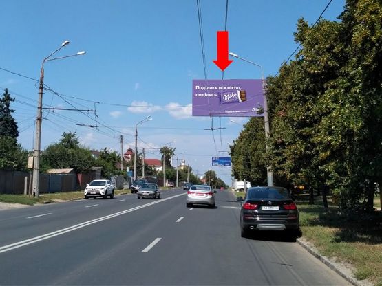 Фото рекламної площини за адресою Холодногорская ул., 10, из центра