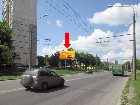 Фото рекламной плоскости по адресу Ахсарова ул., 16, в сторону ст. м. "Алексеевская", из центра