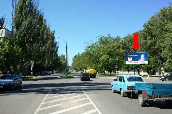 Фото рекламной плоскости по адресу Университетская ул. (бывш. 40-летия Октября ул.) / Залаэгерсег ул.