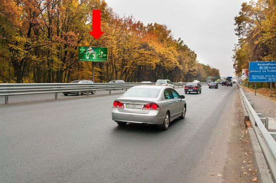 Фото рекламної площини за адресою Одесская трасса / Глушкова пр., напротив АЗС "ТНК", в сторону Чабанов