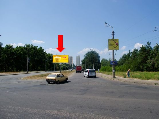 Фото рекламной плоскости по адресу Навои пр. / Жмаченка ул., разделитель, в сторону Перова бул.