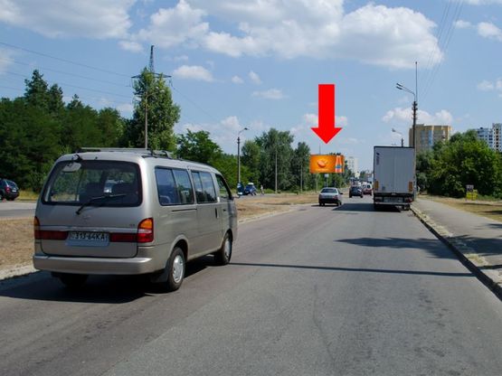 Фото рекламной плоскости по адресу Навои пр., разделитель, щит №2, в сторону рынка "Юность"