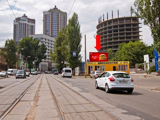 Фото рекламної площини за адресою Глубочицкая ул., 39, в сторону Сечевых Стрельцов ул. (бывш. Артема ул.)