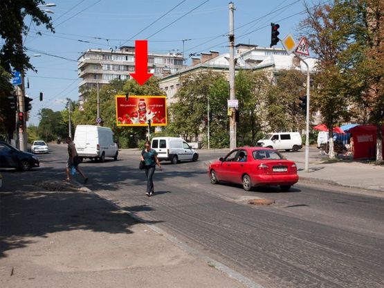 Фото рекламної площини за адресою Ольжича ул., 16 / Бакинская ул., супермаркет "Экомаркет", в сторону Сырецкая ул.