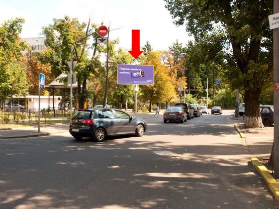 Фото рекламной плоскости по адресу Герцена ул., 2/ 6, напротив, по Древлянская ул. (бывш. Якира ул.), разделитель, в сторону Мельникова ул.