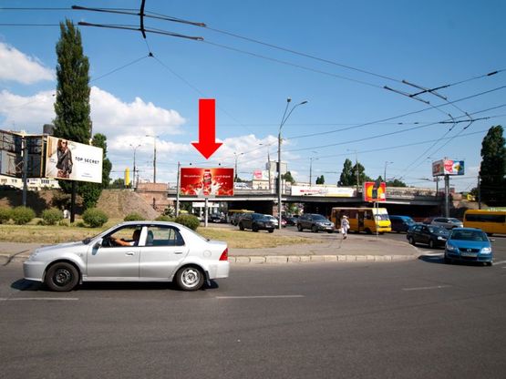 Фото рекламной плоскости по адресу Победы пр. / Черновола ул., в центр