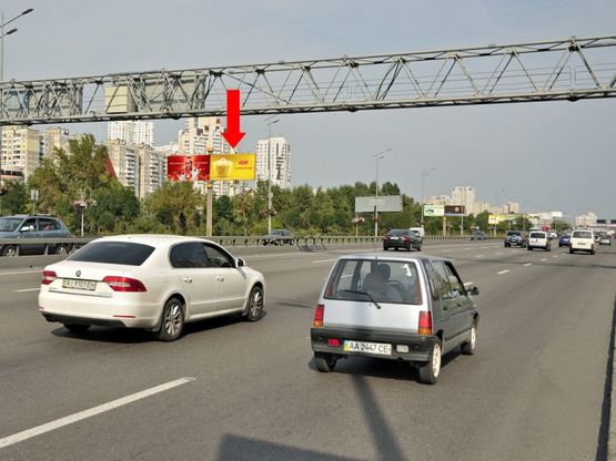 Фото рекламной плоскости по адресу Бажана пр., 12А, напротив клиники "Борис", ст. м. "Позняки", в центр, правый
