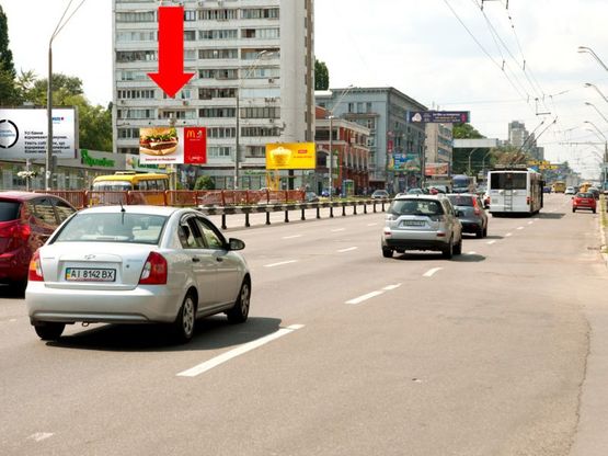 Фото рекламної площини за адресою Победы пр., 25, рядом "Интертоп", "Фокстрот", из центра