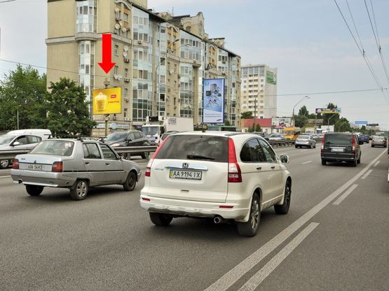 Фото рекламной плоскости по адресу Победы пр., 98/ 2, супермаркет "Фуршет", в центр